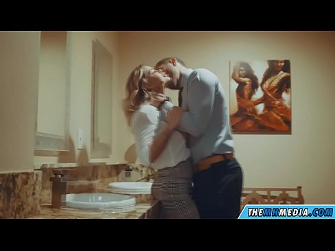 ❤️ Uma blonde obugaxayo ekuyenga endlini yangasese yomphakathi Izocansi eziqinile ku-porn zu.tradewin.top